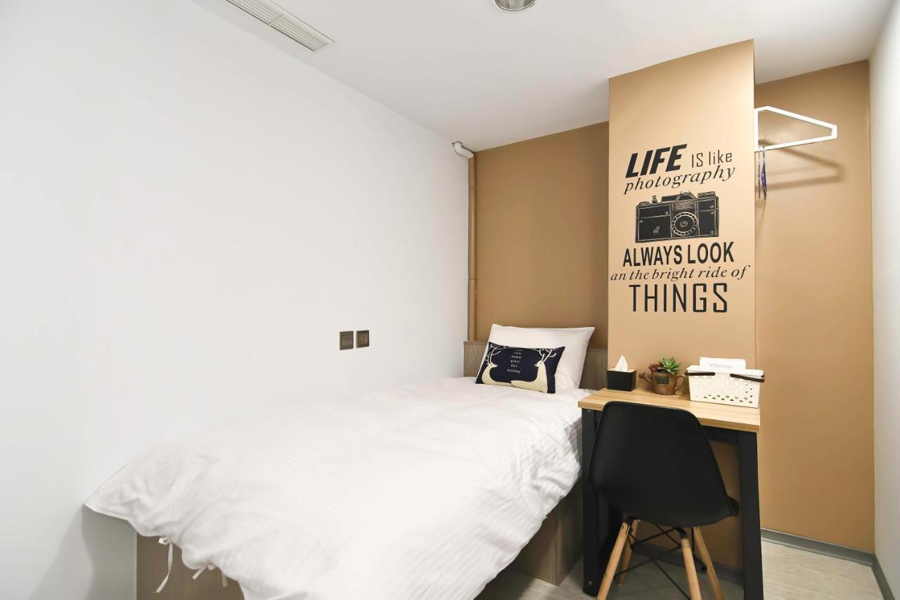 Flyinn Hostel Καοσιούνγκ Εξωτερικό φωτογραφία